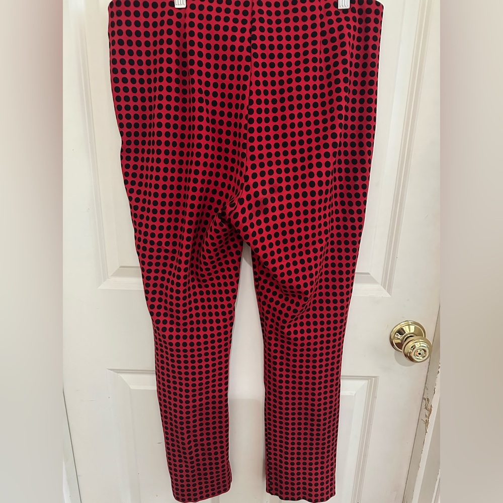 Chico's Red and Black Polka Dot pull on pant size Chicos 1. 8/10 - Picture 4 of 6